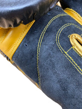 Carica l'immagine nel visualizzatore di Gallery, Guantoni Boxe Profight V3 Nero Oro 10 Once