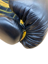 Carica l'immagine nel visualizzatore di Gallery, Guantoni Boxe Profight V3 Nero Oro 10 Once