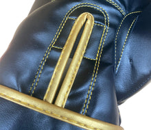 Carica l'immagine nel visualizzatore di Gallery, Guantoni Boxe Trainer V2 Nero-Oro 16 Once