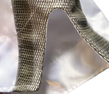 Carica l'immagine nel visualizzatore di Gallery, Pantaloncini Muay Thai Bianco Argento