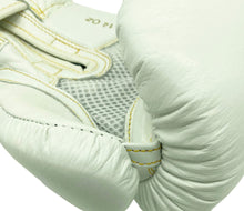 Carica l'immagine nel visualizzatore di Gallery, Guantoni Boxe Prostyle Trainer Gel Bianco