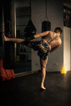 Carica l'immagine nel visualizzatore di Gallery, Pantaloncini Muay Thai Camo Nero