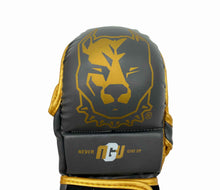 Carica l'immagine nel visualizzatore di Gallery, Guanti Mma Sparring Iron Oro