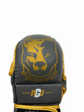Carica l'immagine nel visualizzatore di Gallery, Guanti Mma Sparring Iron Oro