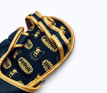 Carica l'immagine nel visualizzatore di Gallery, Guanti MMA Fight &amp; Sparring 7 oz Nero Oro
